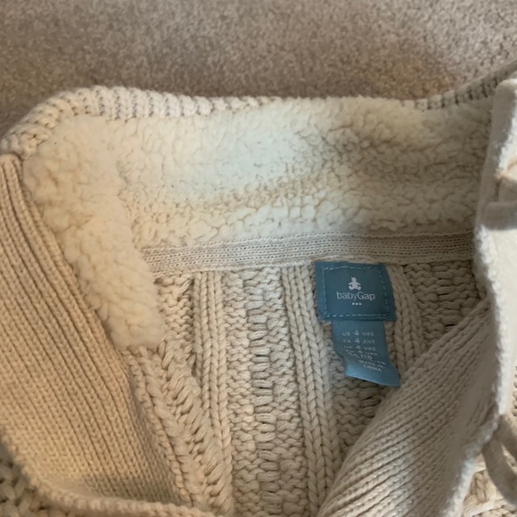 Gap 4T Sweater - Picture 1 of 4